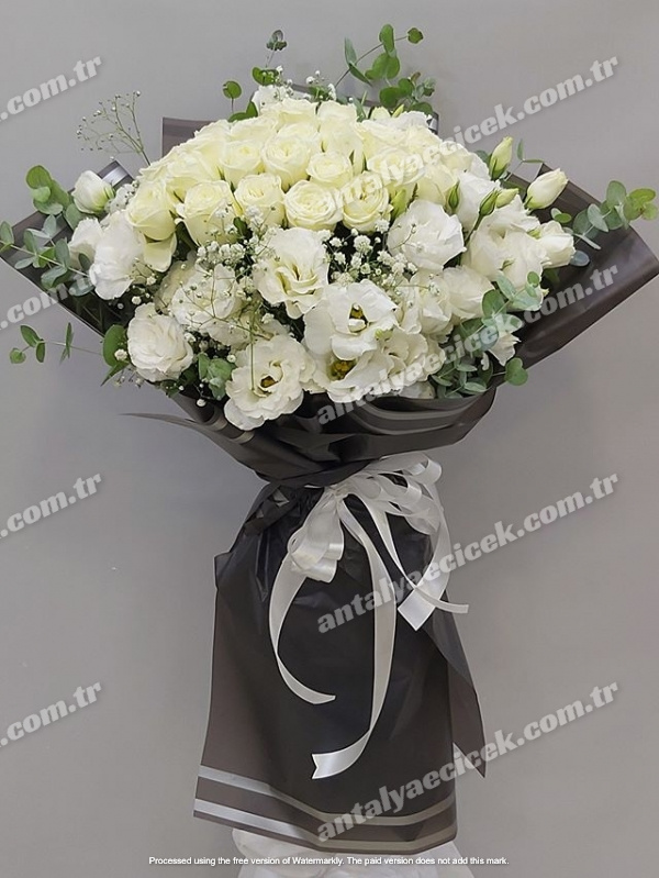 Beyaz Gül Lisyantus Çiçek Buketi