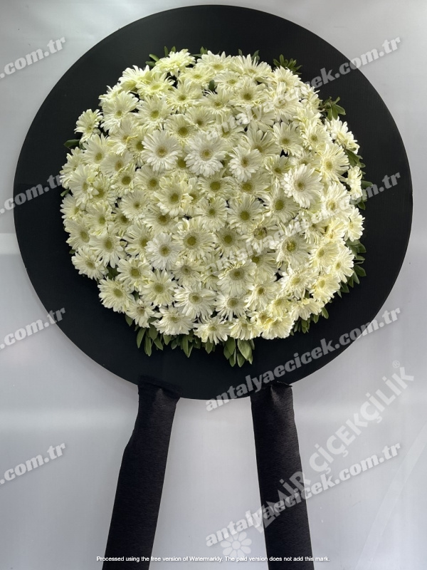 Siyah Çerçeveli Beyaz Cenaze Çelengi